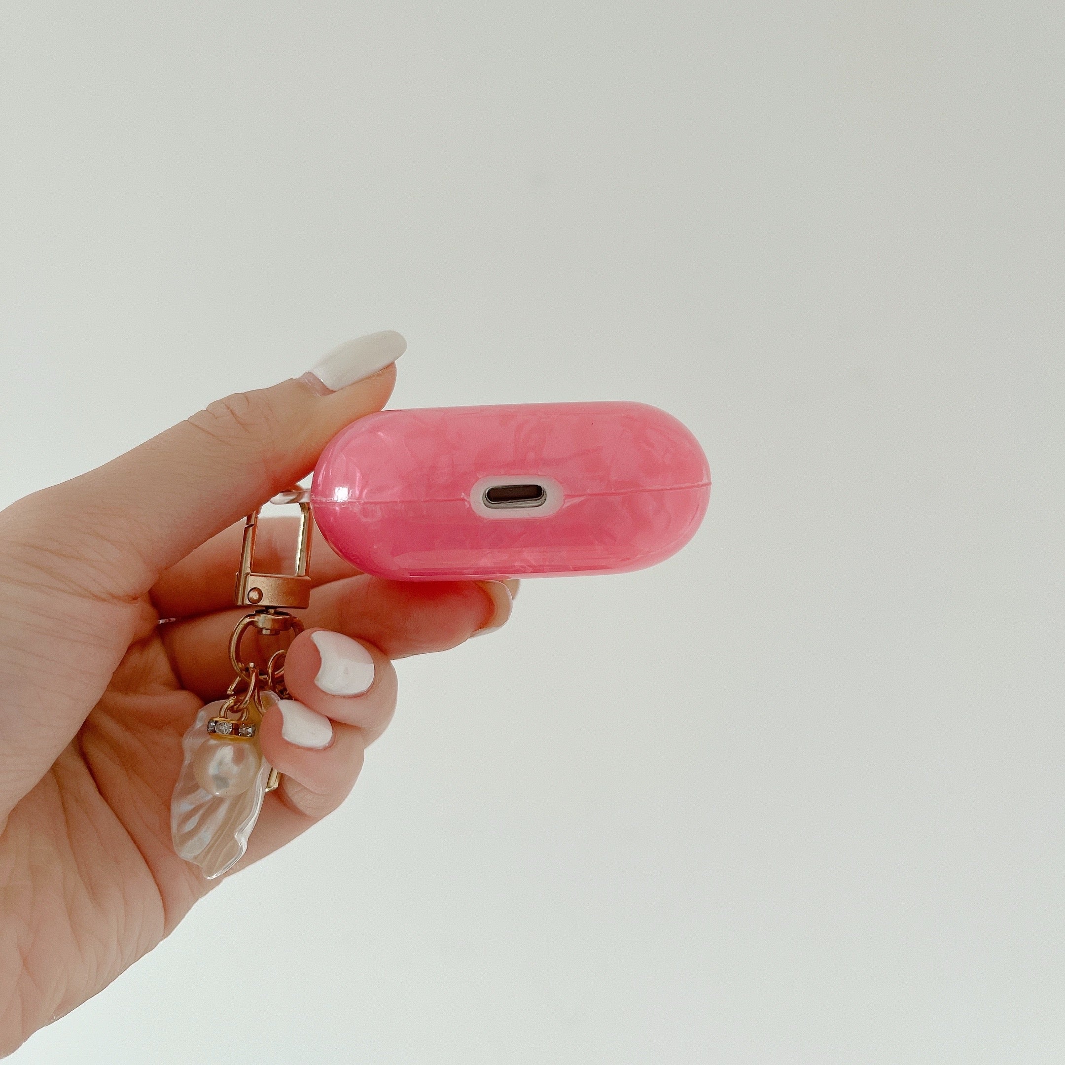 Uniqkart for AirPods Pro 2 Gradient Shell Grain TPU Case Shockproof Earphone Cover with Shell Shape Pendant - Pink Uniqkart for AirPods Pro 2 Gradient Shell Grain TPU Case Shockproof Earphone Cover with Shell Shape Pendant - Pink